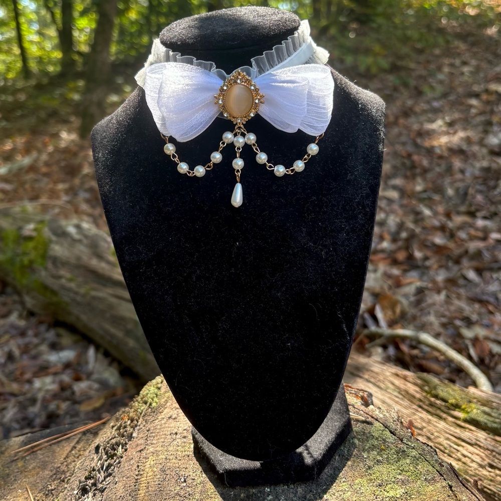 SHEIN White and Gold Bow Choker Necklace